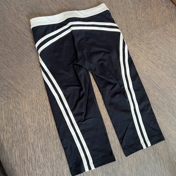 Bebe Sport Capri Leggings - Picture 2 of 2